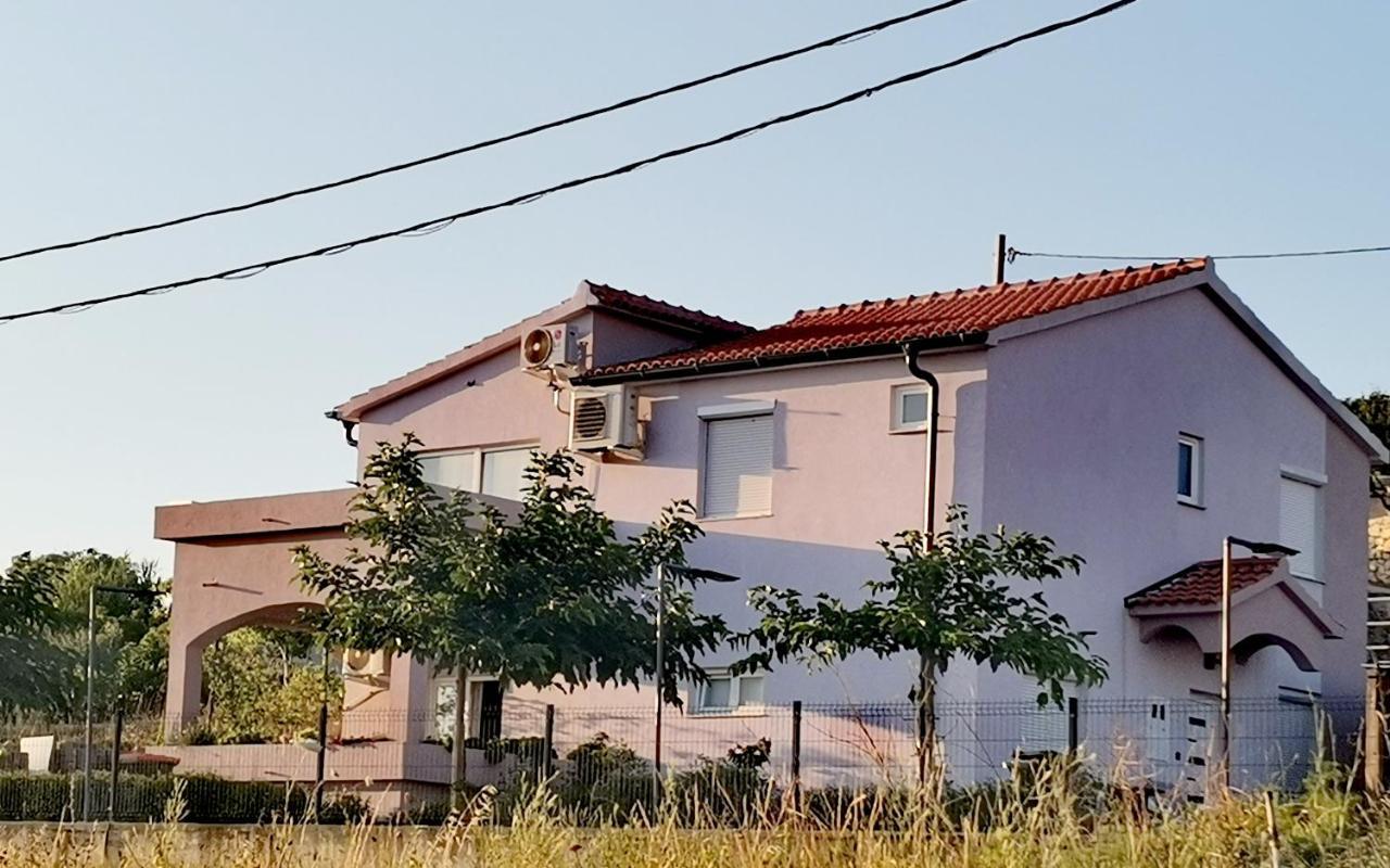 Apartmani Darko Rtina Exterior foto